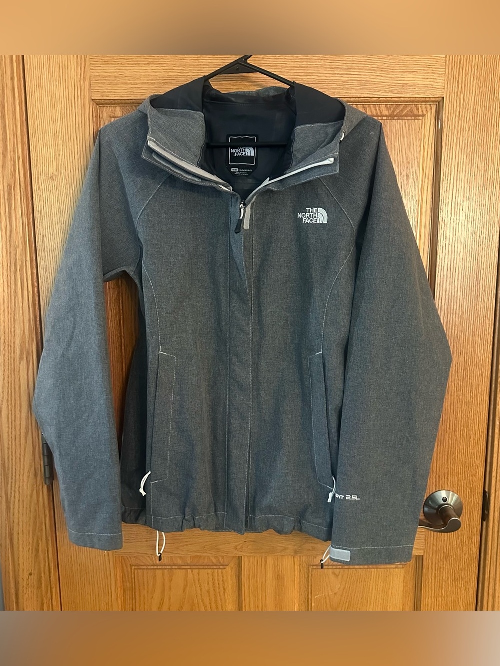 The North Face Venture 2 Women’s Jacket. Size medium